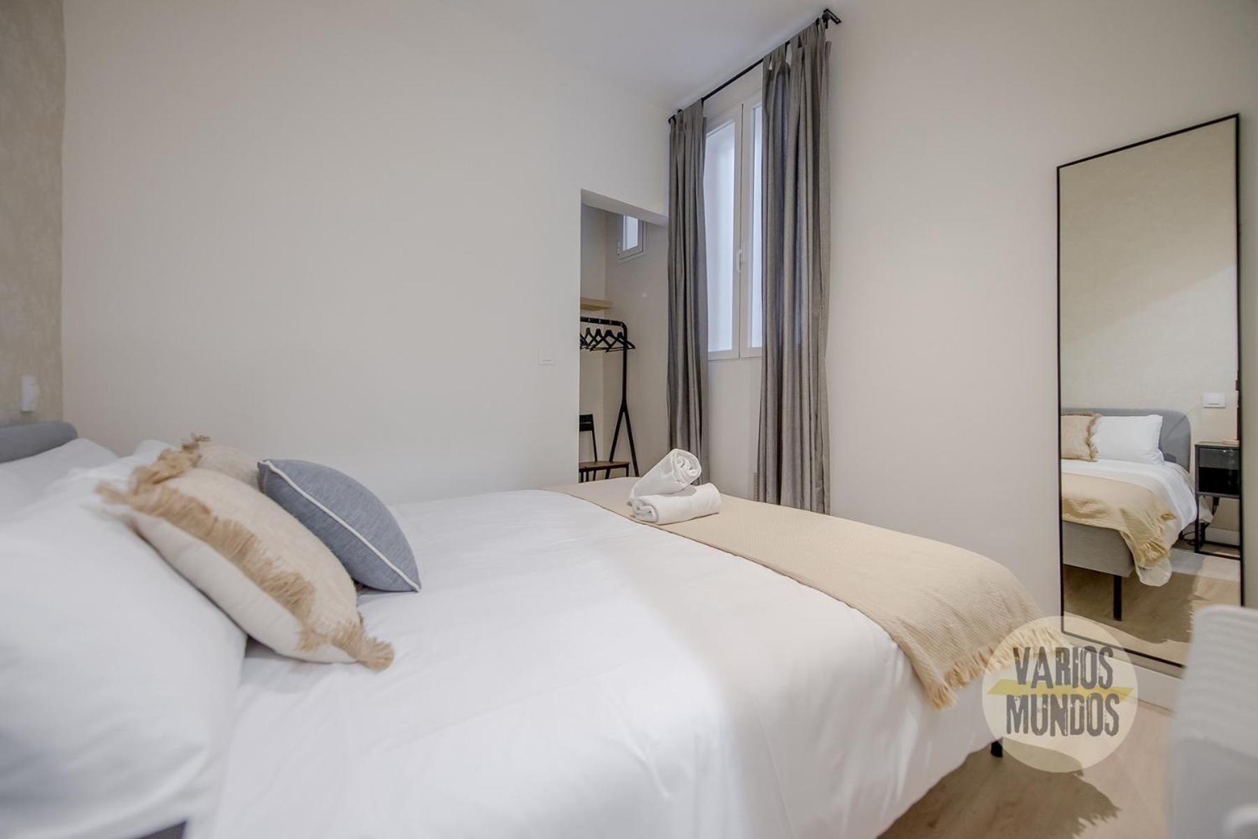 New Apt De 7Pax En El Corazon De Malasana Apartment Madrid Bagian luar foto