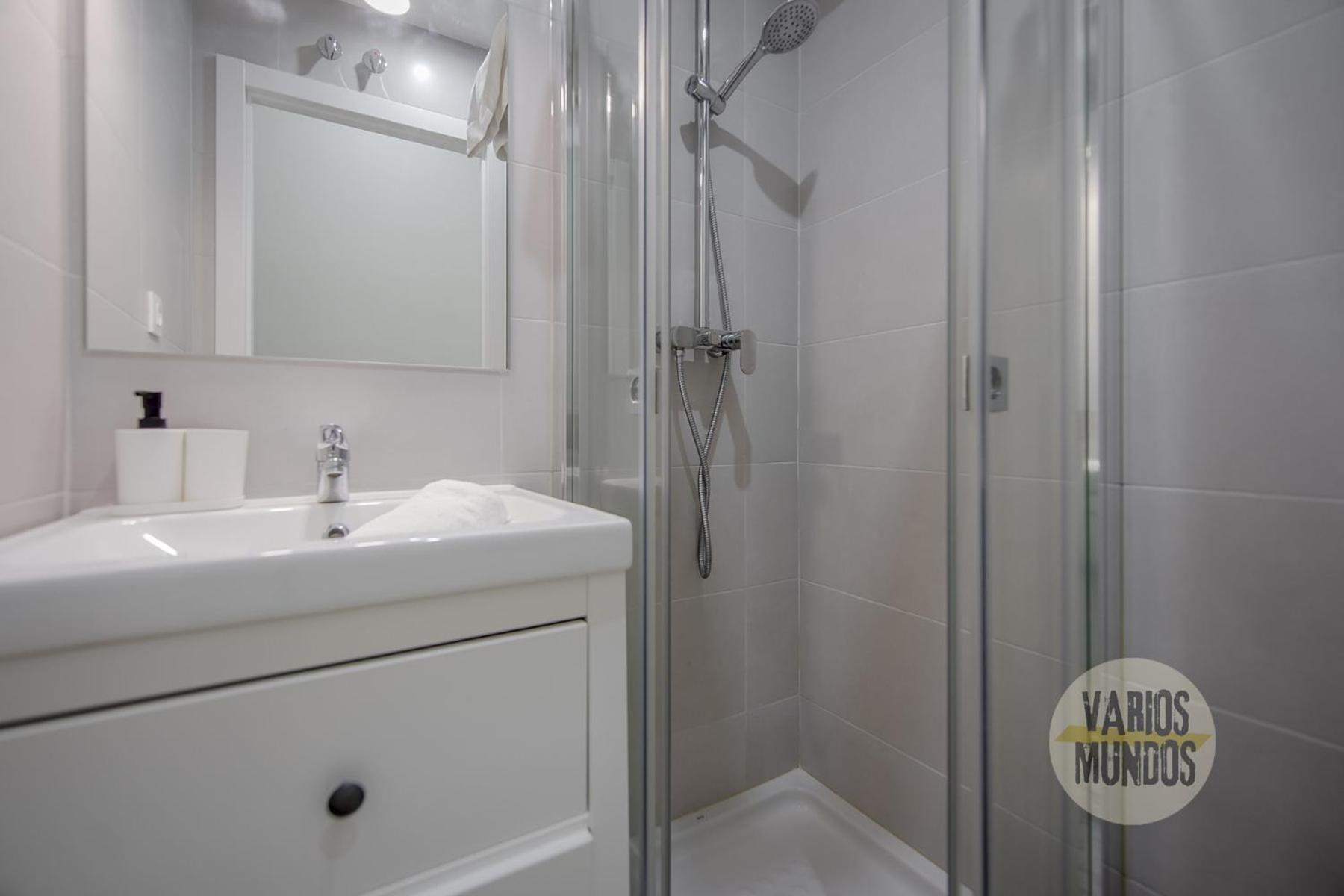 New Apt De 7Pax En El Corazon De Malasana Apartment Madrid Bagian luar foto