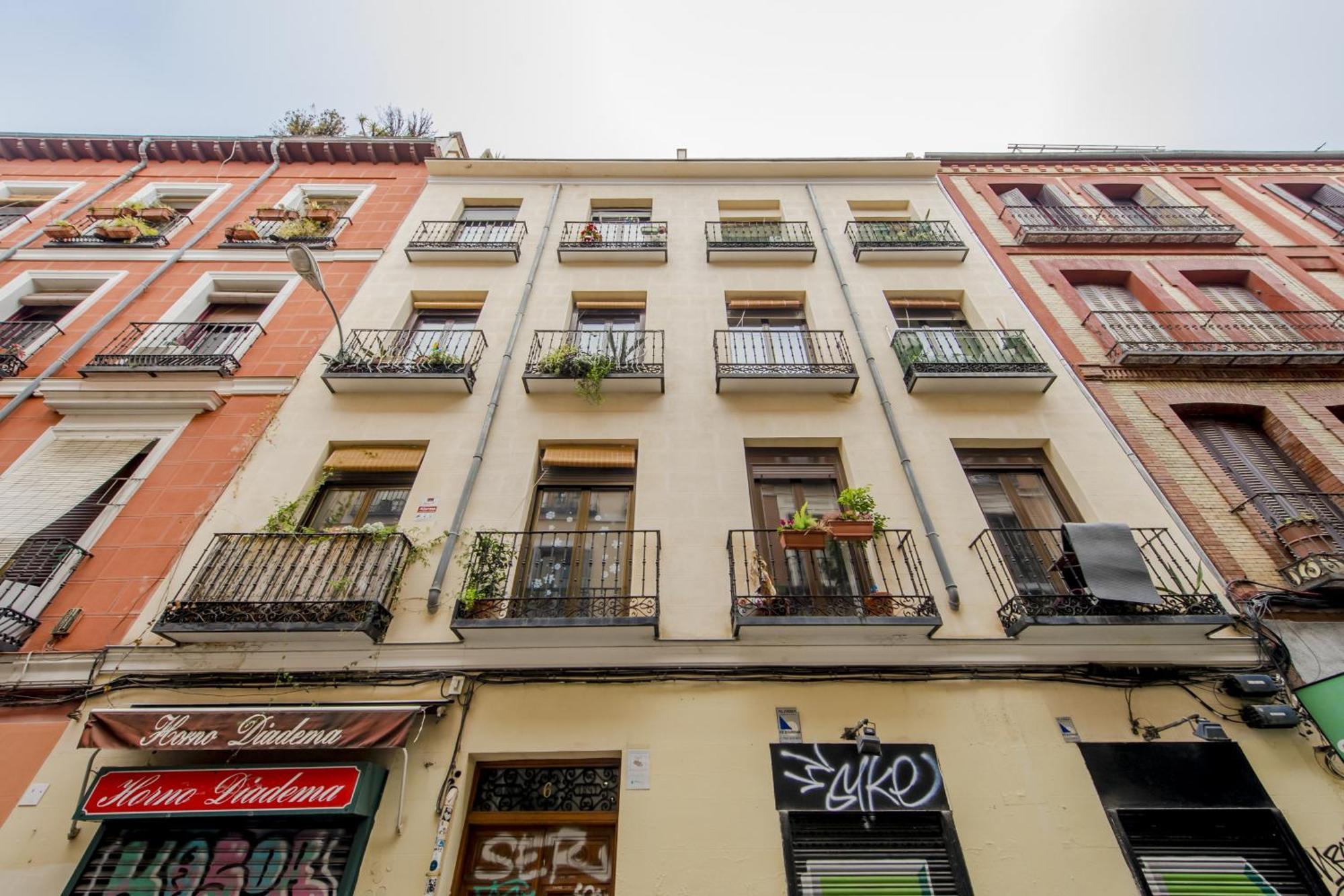 New Apt De 7Pax En El Corazon De Malasana Apartment Madrid Bagian luar foto